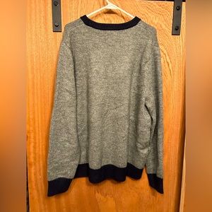 Men’s sweater